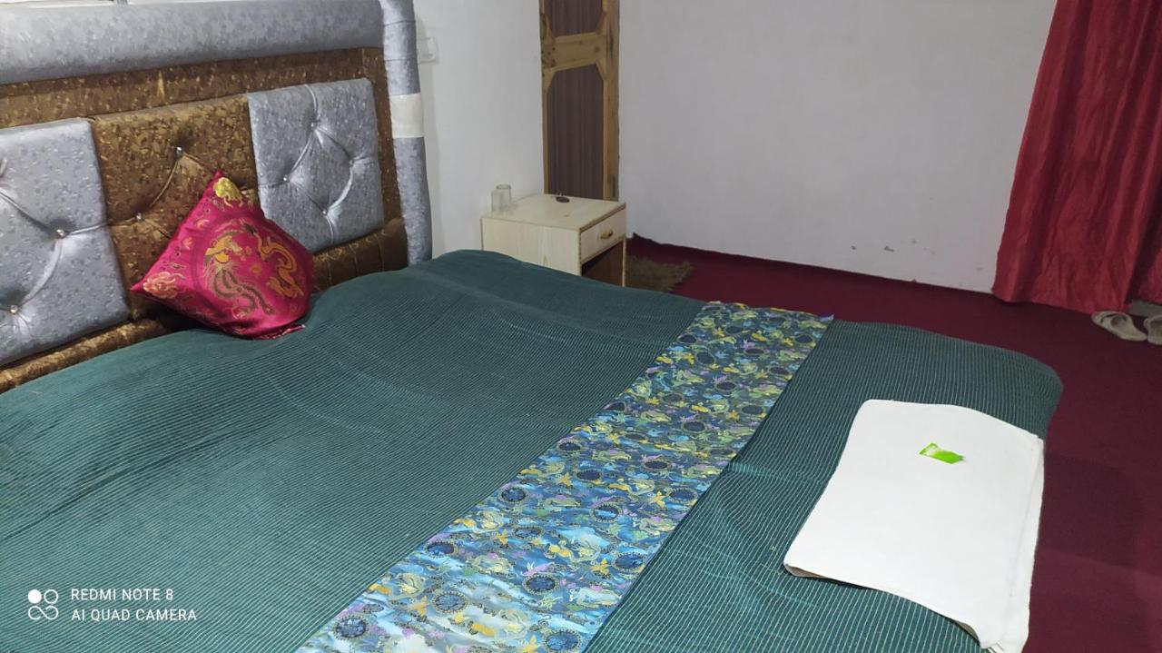 Hotel New Heaven Canal Srinagar  Exterior photo