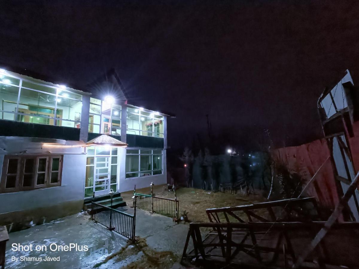 Hotel New Heaven Canal Srinagar  Exterior photo